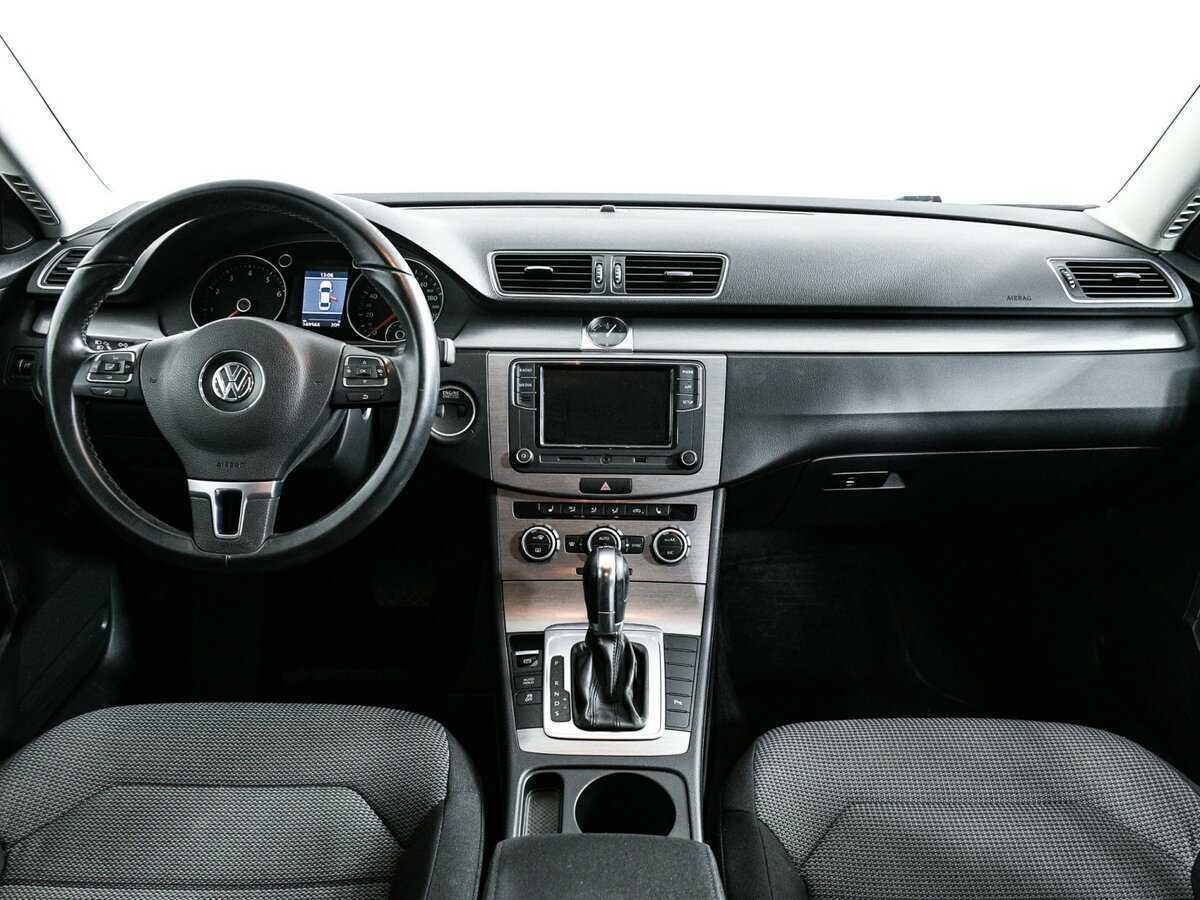 Volkswagen Passat с пробегом — 2013 год. Фото: #10