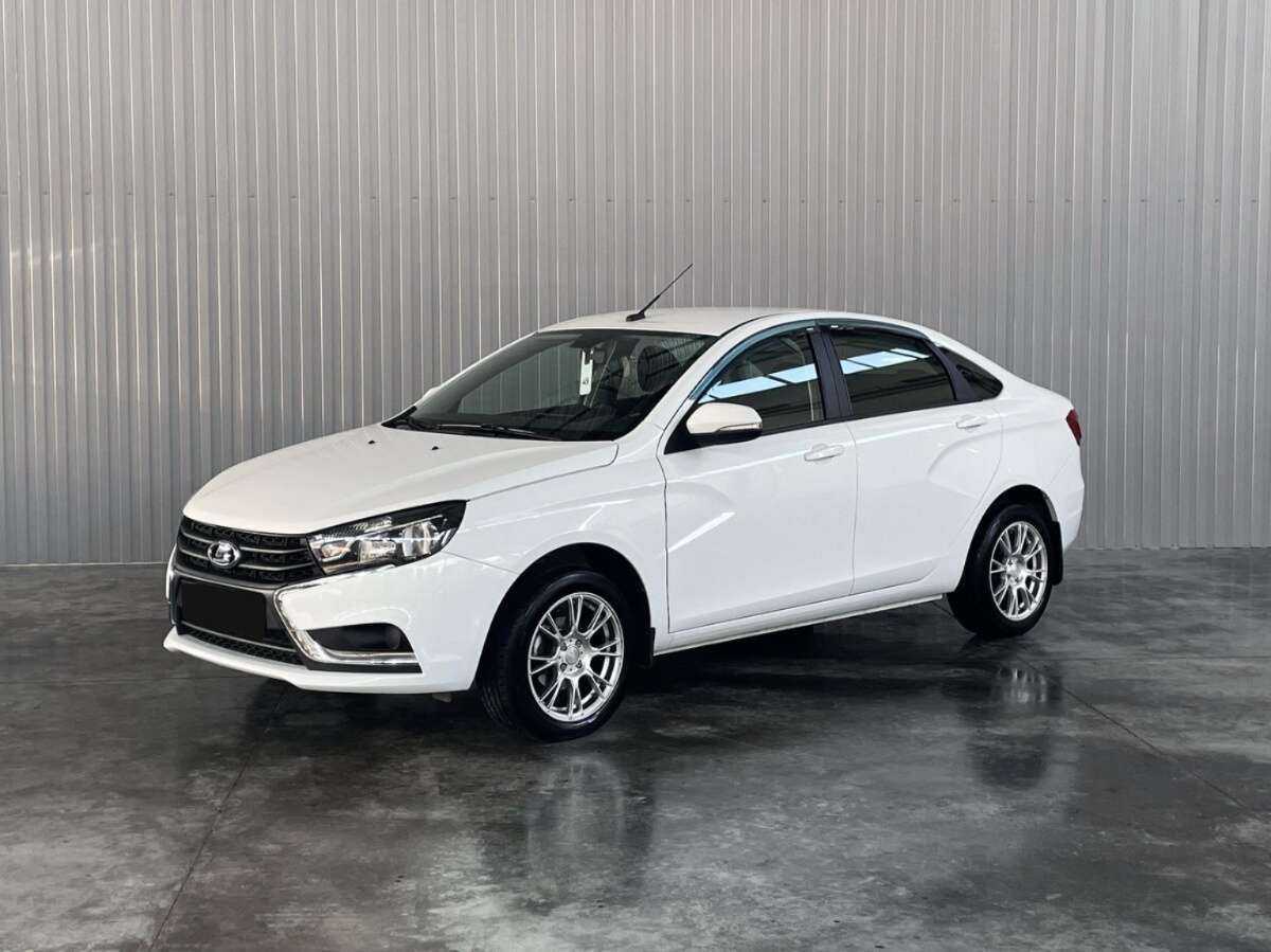 Lada (ВАЗ) Vesta с пробегом — 2017 год. Посмотреть фото