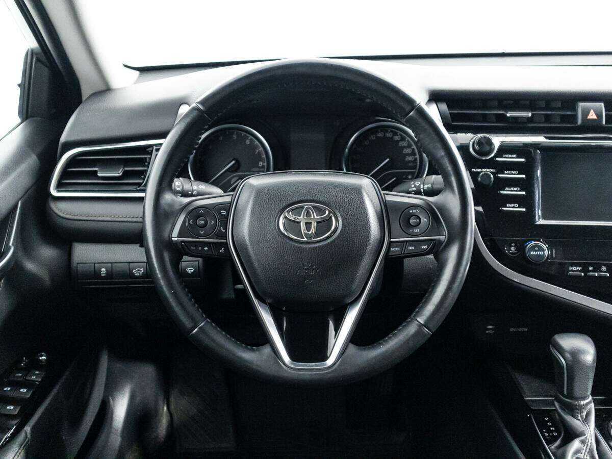 Toyota Camry с пробегом — 2019 год. Фото: #18