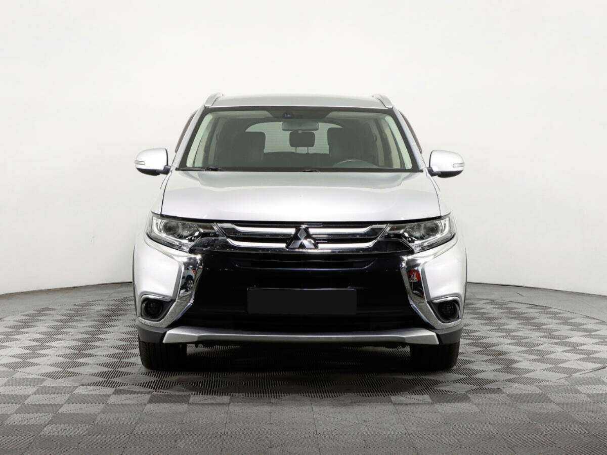 Mitsubishi Outlander с пробегом — 2018 год. Фото: #1