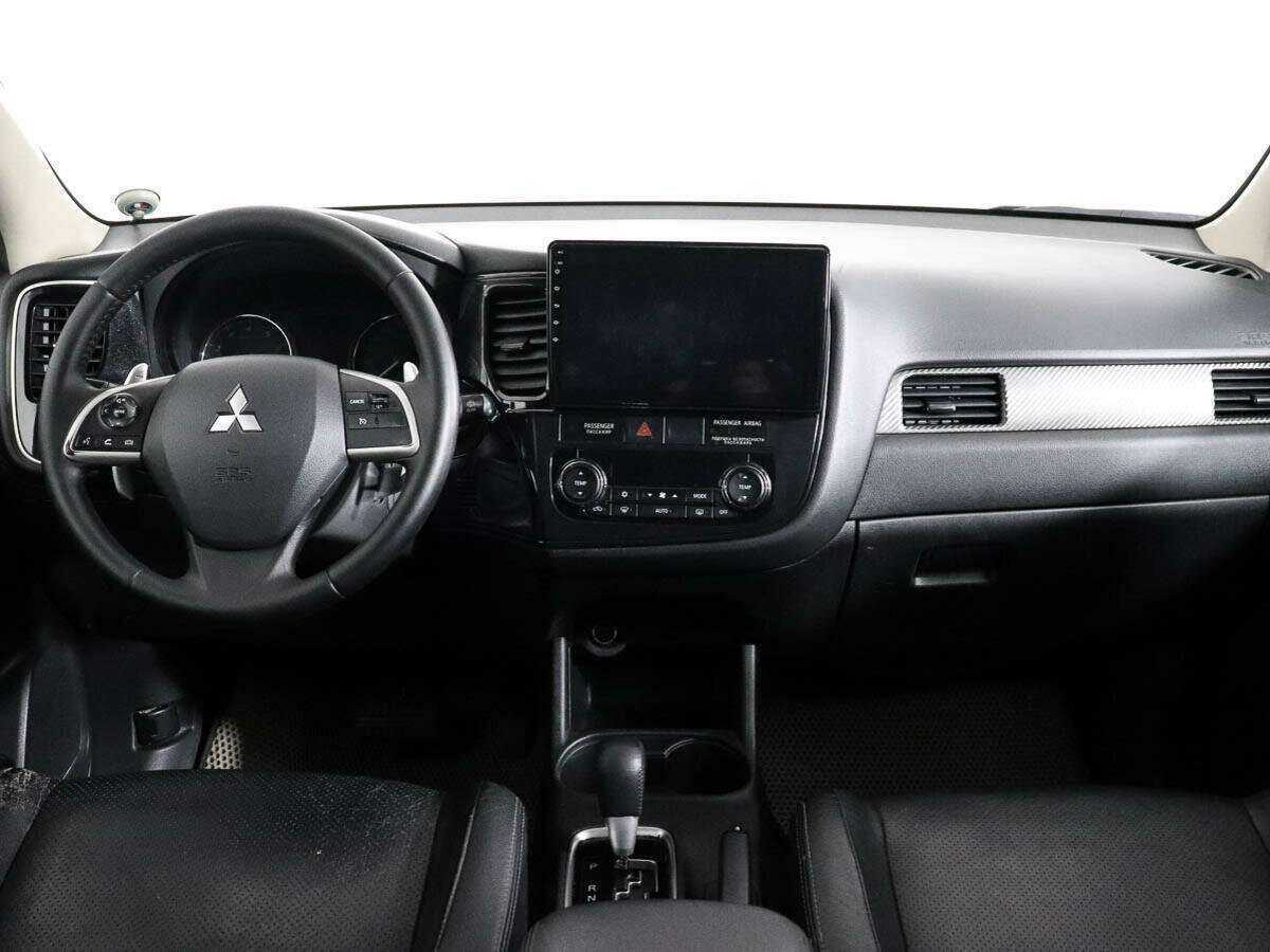 Mitsubishi Outlander с пробегом — 2012 год. Фото: #9