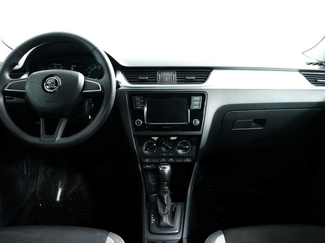 Skoda Rapid с пробегом — 2019 год. Фото: #10