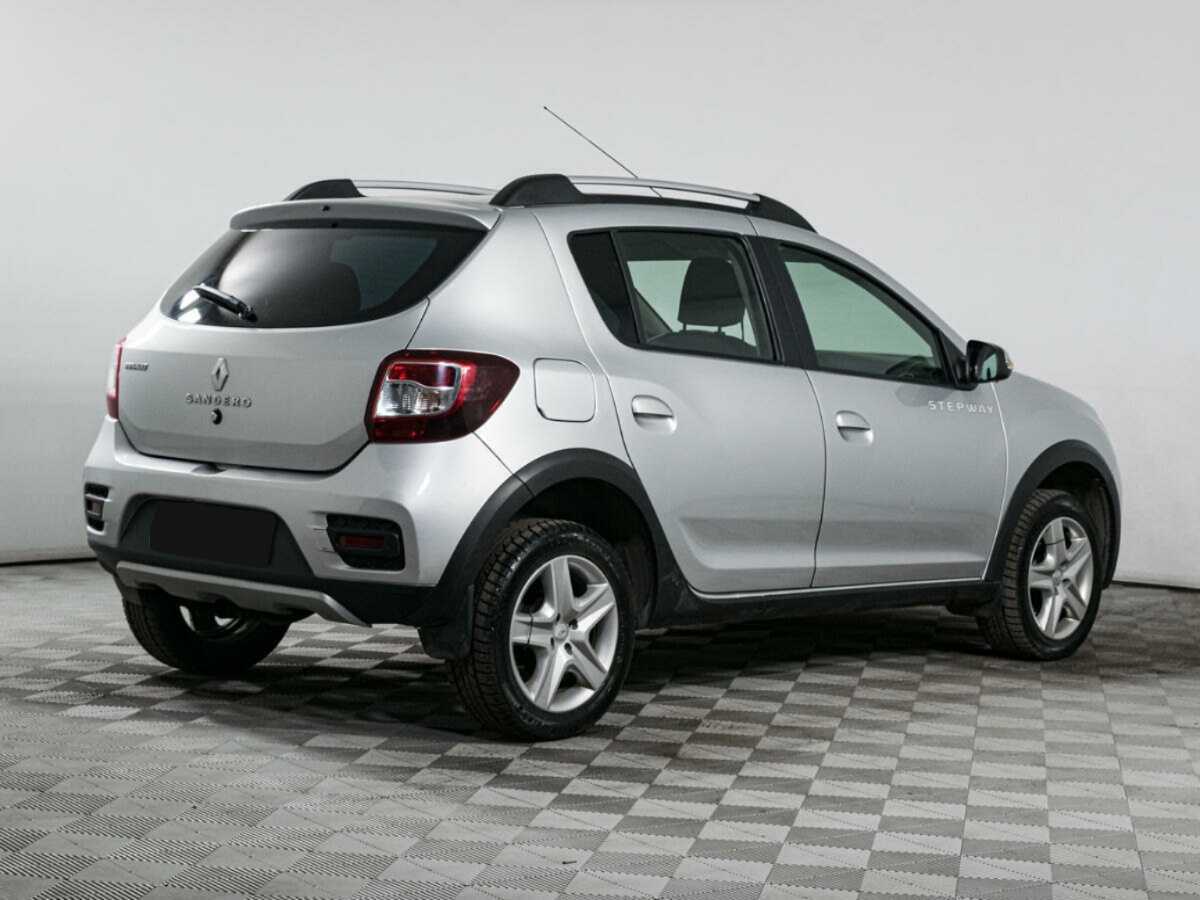 Renault Sandero с пробегом — 2017 год. Фото: #4