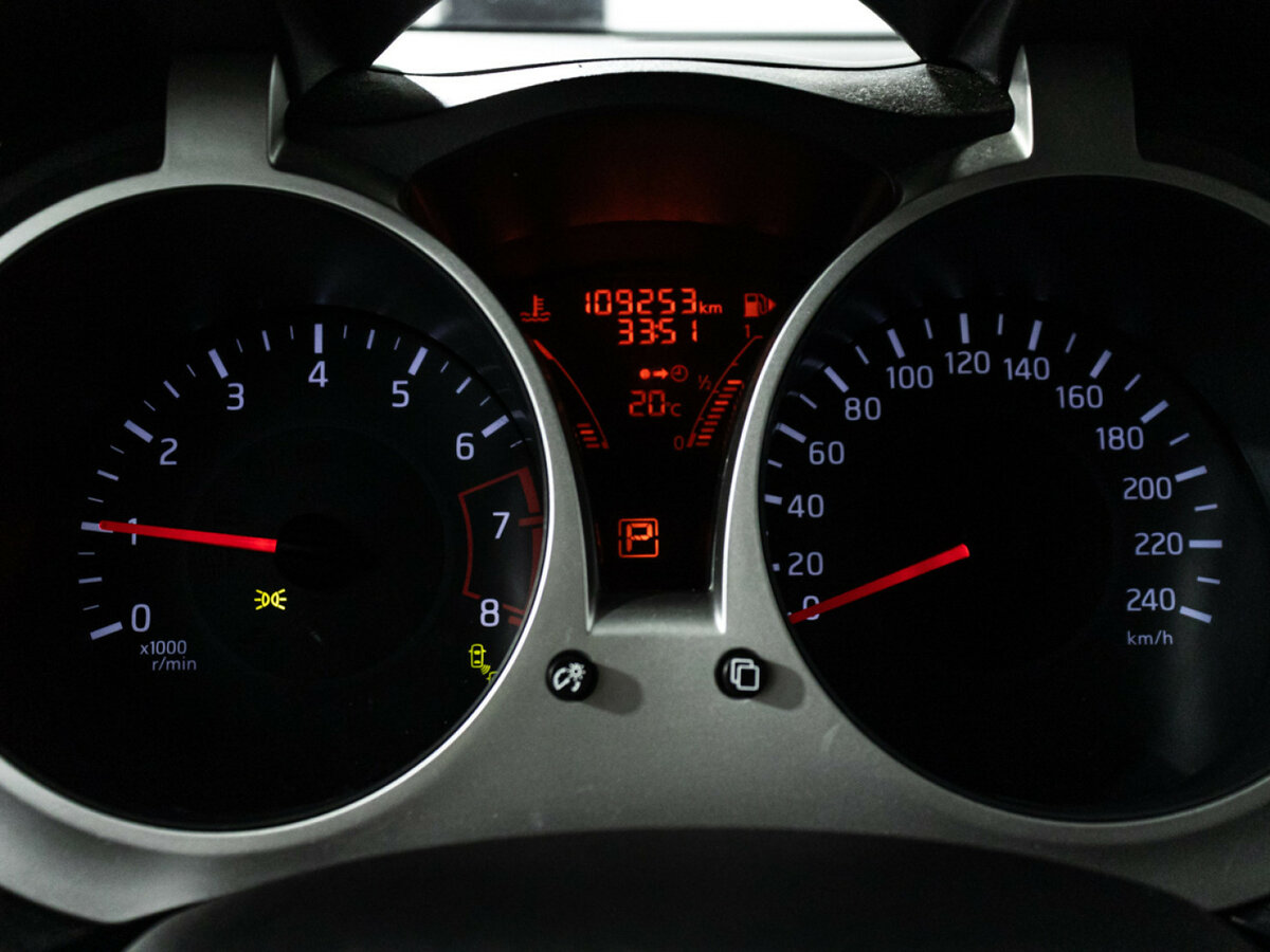 Nissan Juke с пробегом — 2015 год. Фото: #11