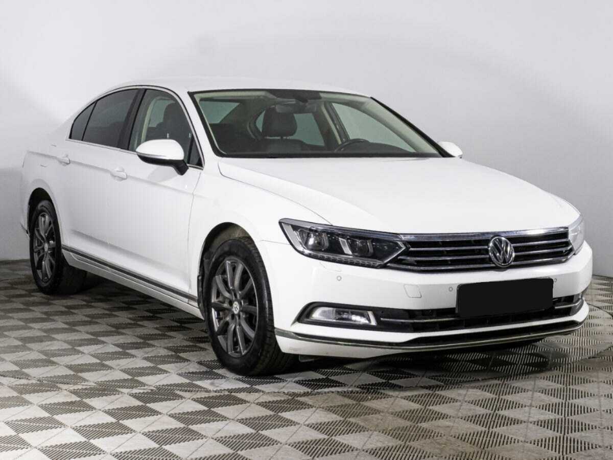Volkswagen Passat с пробегом — 2017 год. Фото: #2