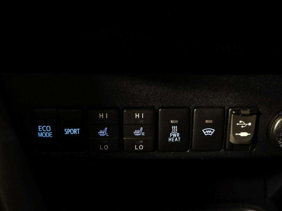 Toyota RAV4 с пробегом — 2017 год. Фото: #14