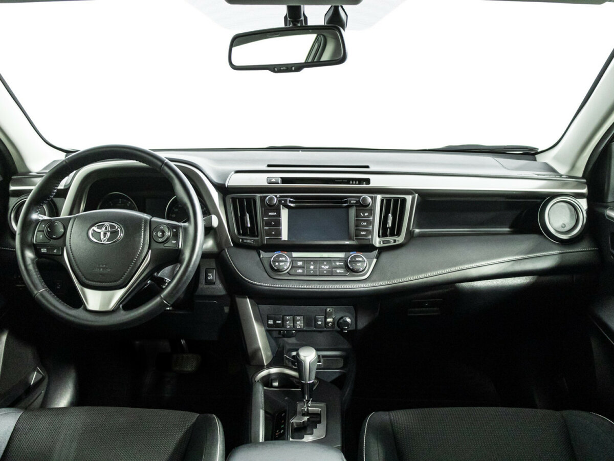 Toyota RAV4 с пробегом — 2016 год. Фото: #12