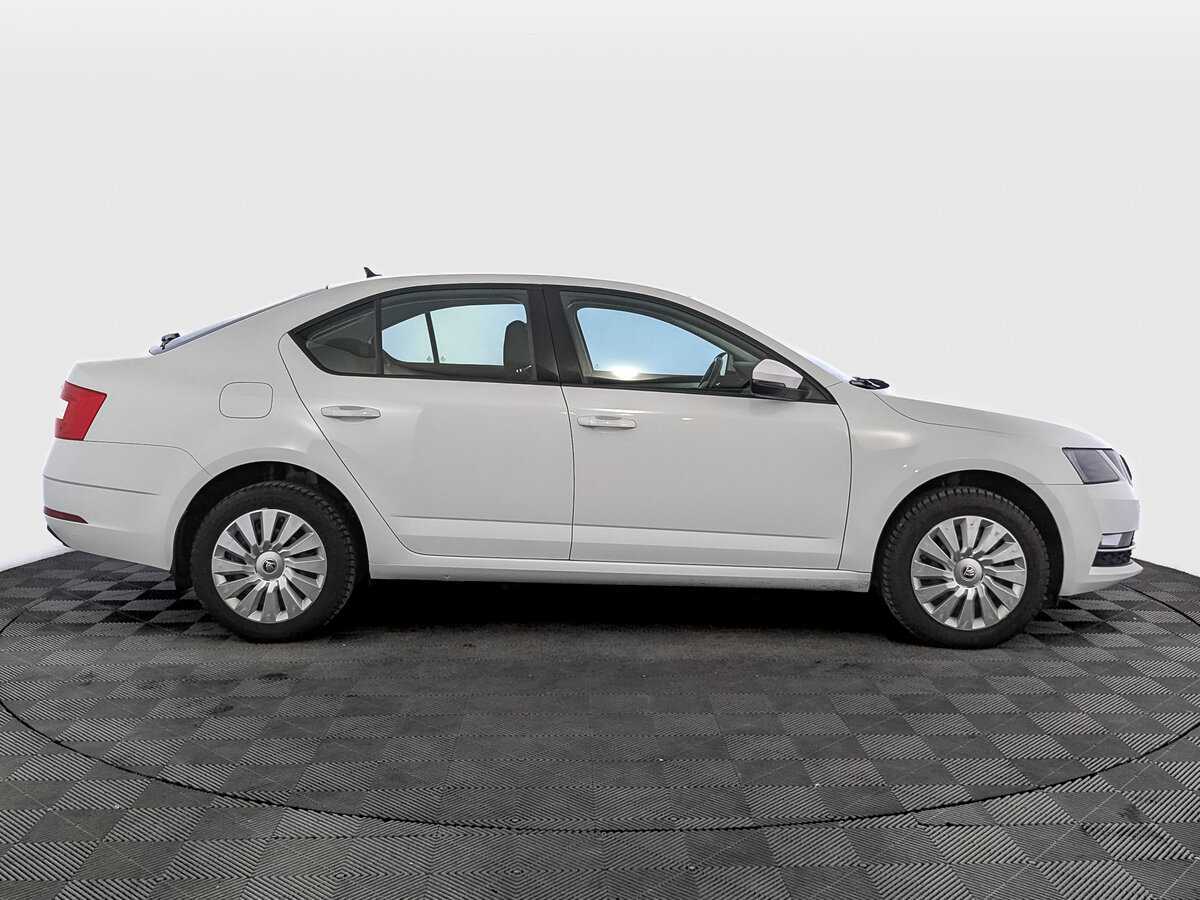 Skoda Octavia с пробегом — 2020 год. Фото: #3