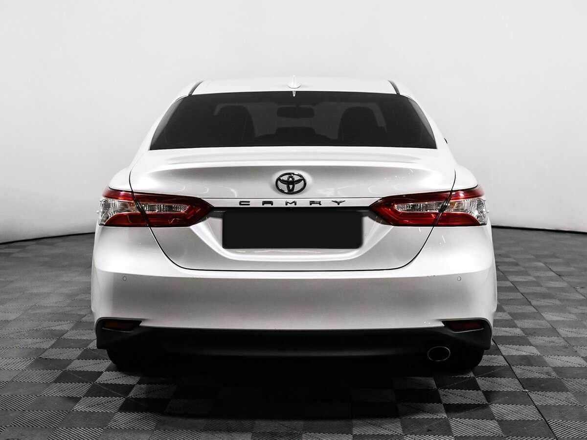 Toyota Camry с пробегом — 2018 год. Фото: #5