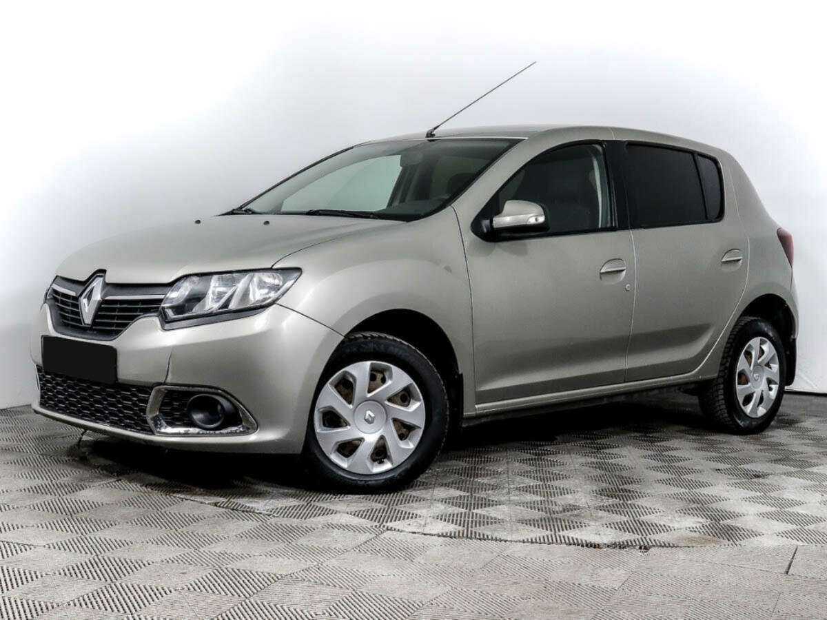 Renault Sandero с пробегом — 2015 год. Посмотреть фото