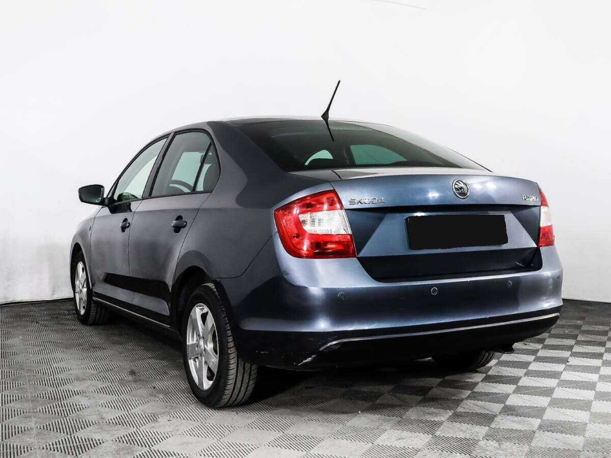 Skoda Rapid с пробегом — 2014 год. Фото: #5