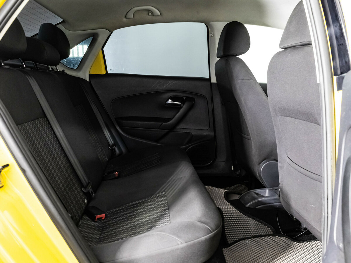 Volkswagen Polo с пробегом — 2018 год. Фото: #10