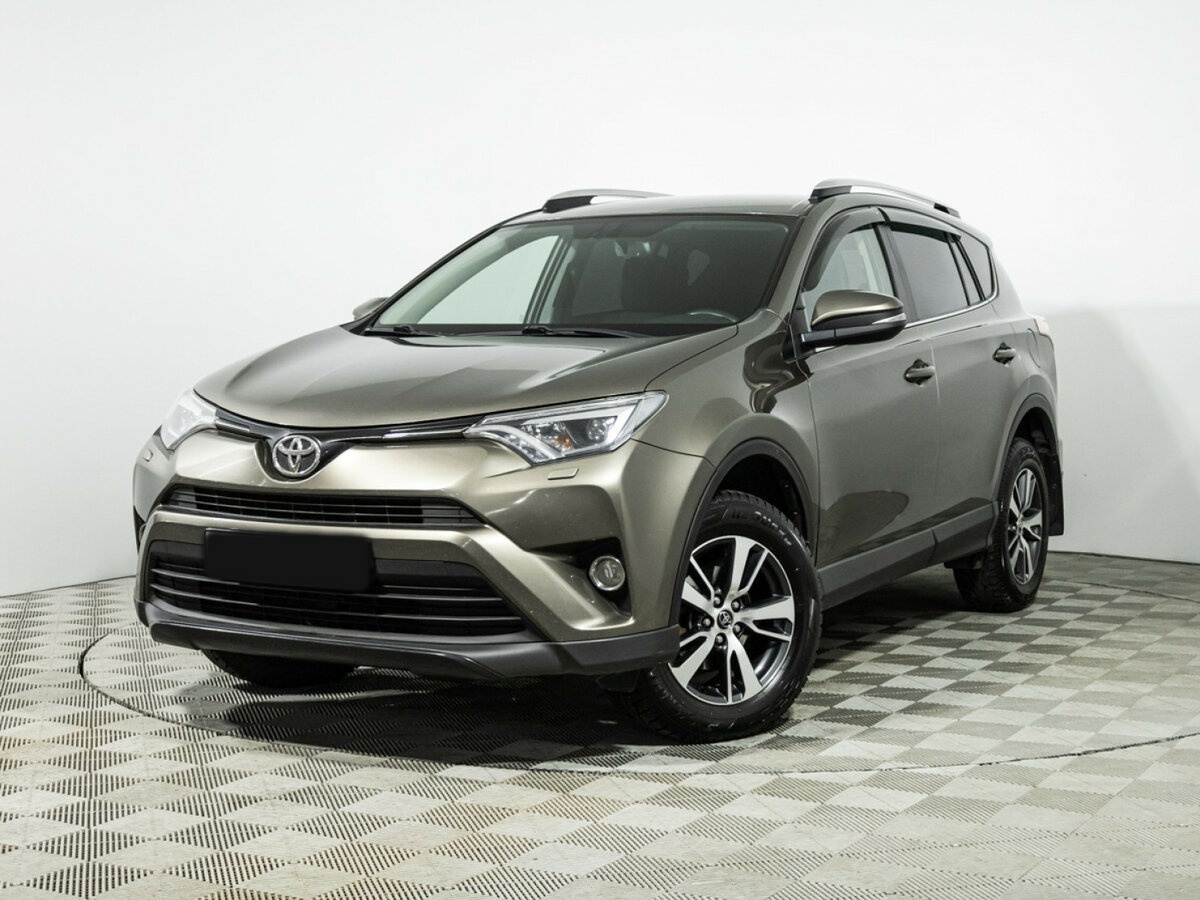 Toyota RAV4 с пробегом — 2018 год. Посмотреть фото