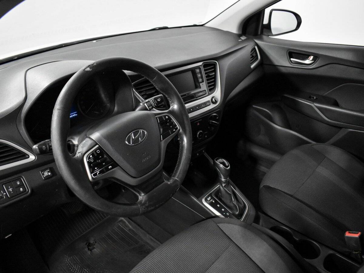 Hyundai Solaris с пробегом — 2017 год. Фото: #6