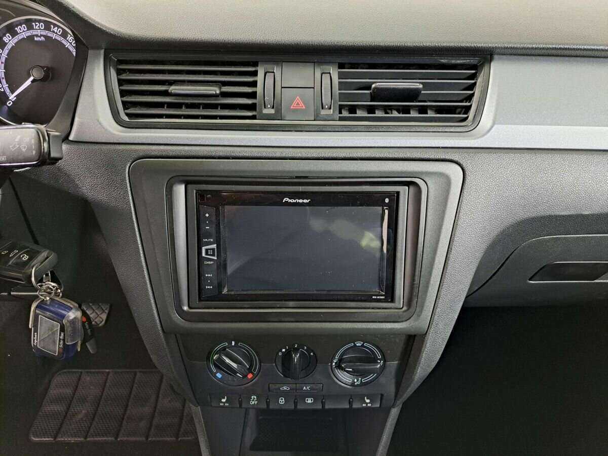 Skoda Rapid с пробегом — 2017 год. Фото: #14