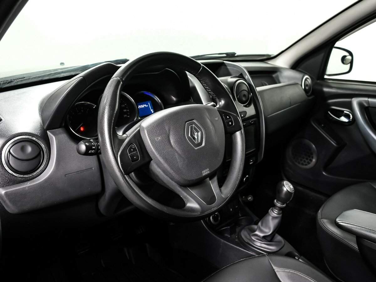 Renault Duster с пробегом — 2017 год. Фото: #12
