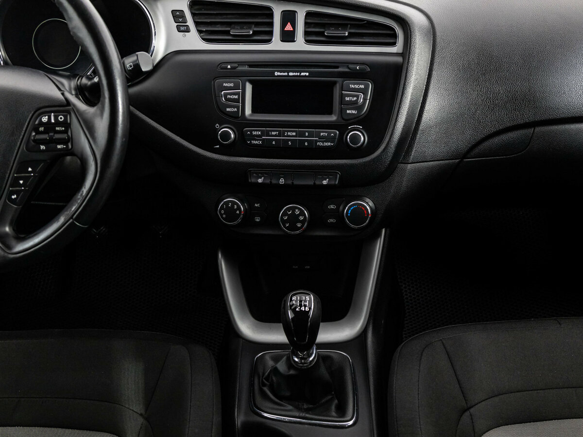Kia Ceed с пробегом — 2014 год. Фото: #9