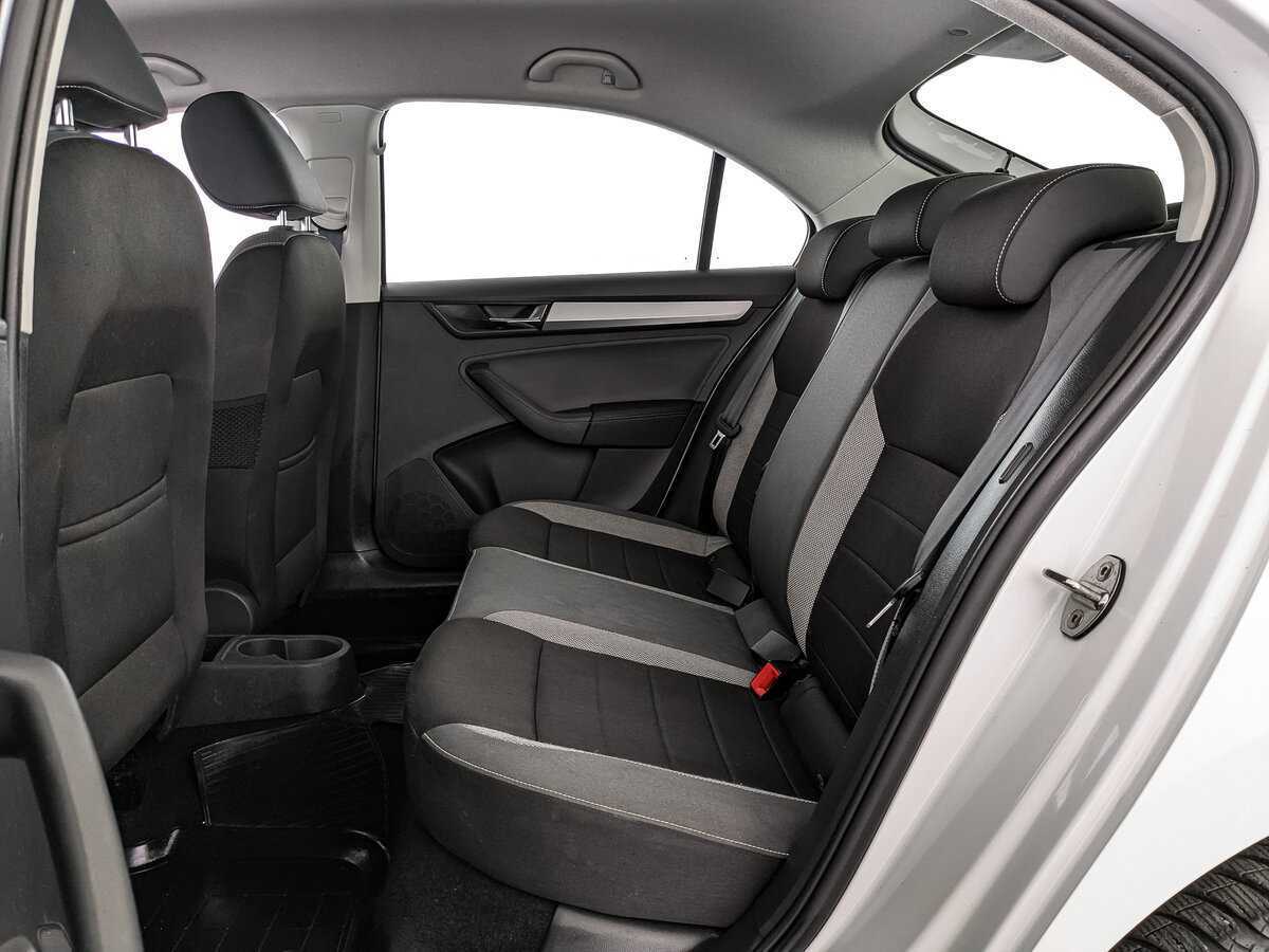 Skoda Rapid с пробегом — 2019 год. Фото: #13