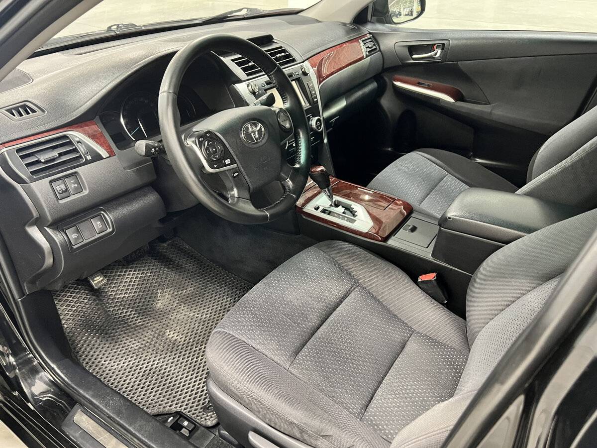 Toyota Camry с пробегом — 2013 год. Фото: #15