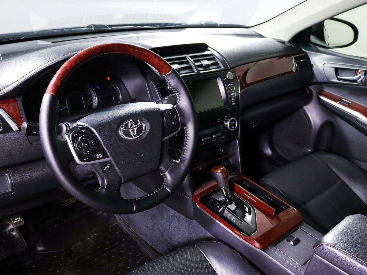 Toyota Camry с пробегом — 2012 год. Фото: #11