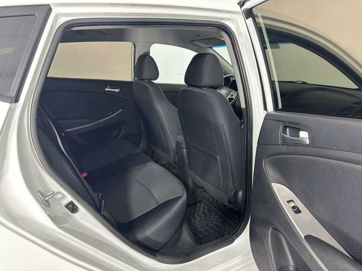 Hyundai Solaris с пробегом — 2016 год. Фото: #15