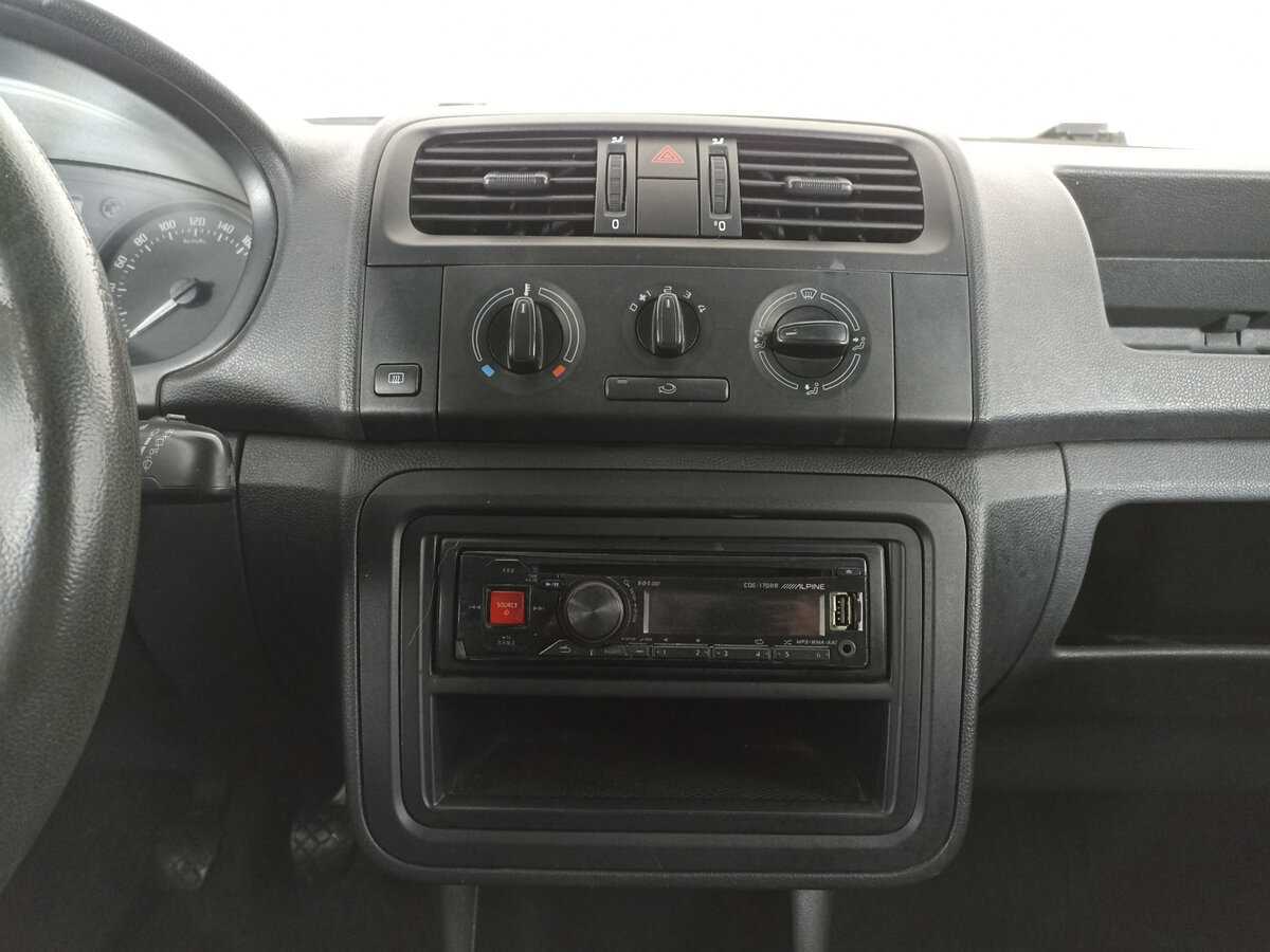 Skoda Fabia с пробегом — 2013 год. Фото: #14