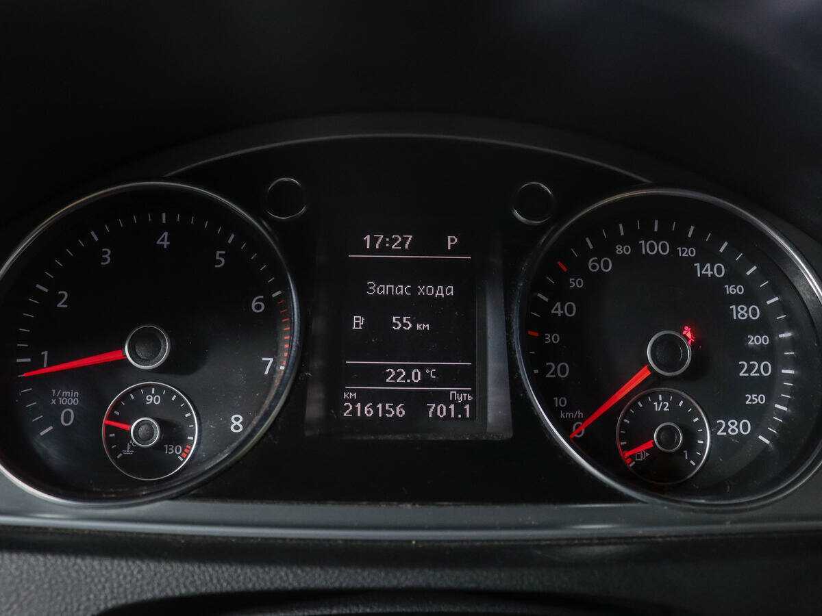 Volkswagen Passat CC с пробегом — 2013 год. Фото: #8