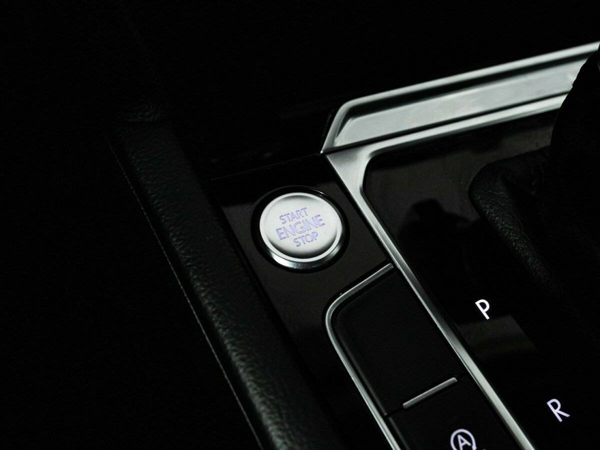 Volkswagen Passat с пробегом — 2016 год. Фото: #18