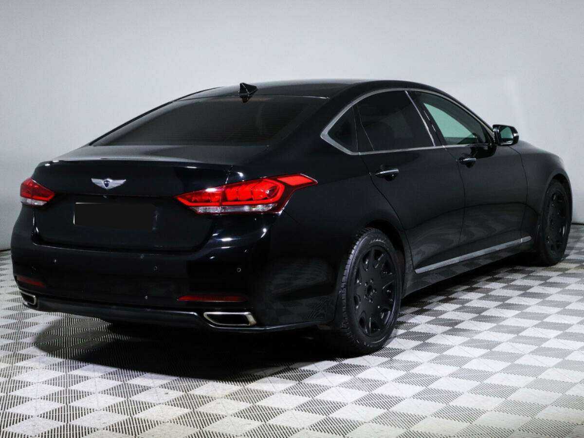 Hyundai Genesis с пробегом — 2014 год. Фото: #3