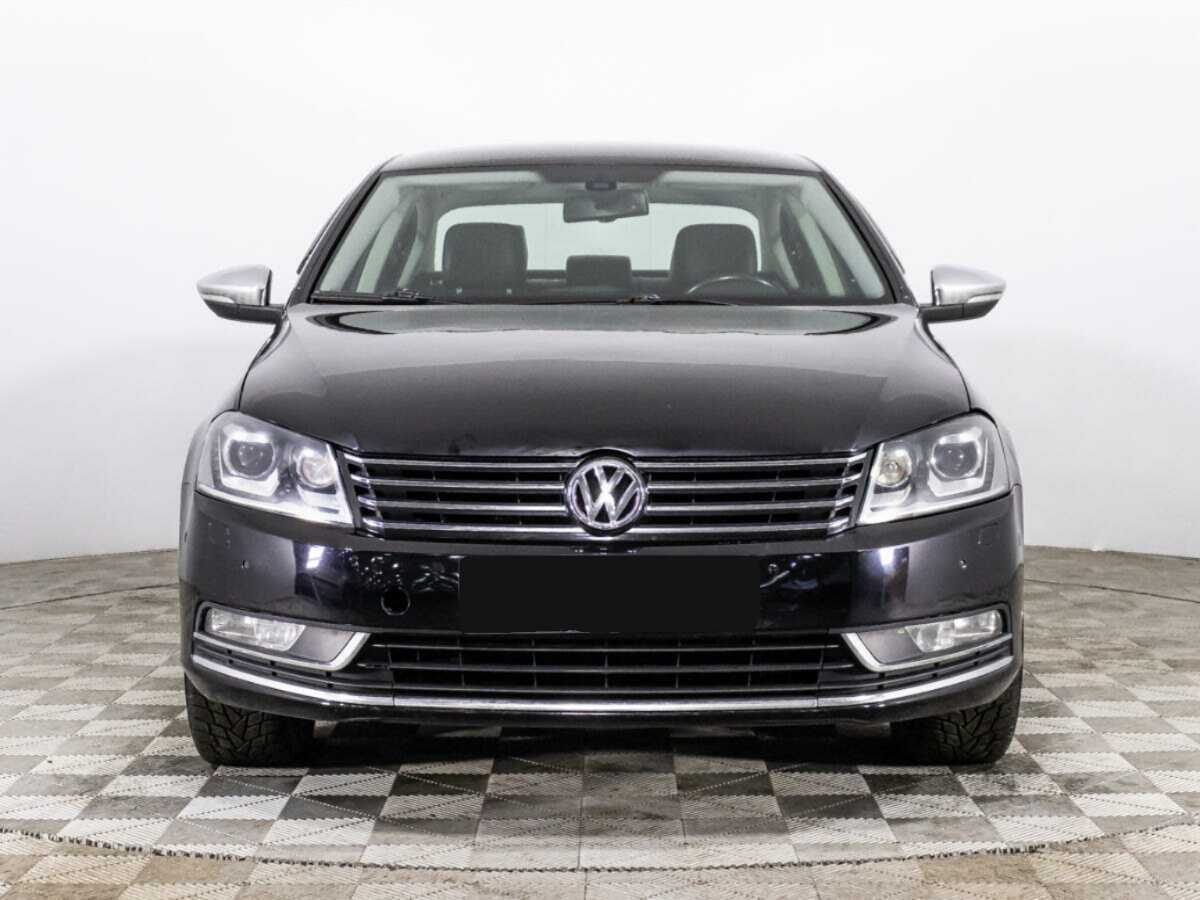 Volkswagen Passat с пробегом — 2012 год. Фото: #1