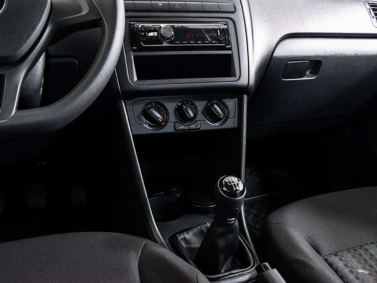 Volkswagen Polo с пробегом — 2018 год. Фото: #11