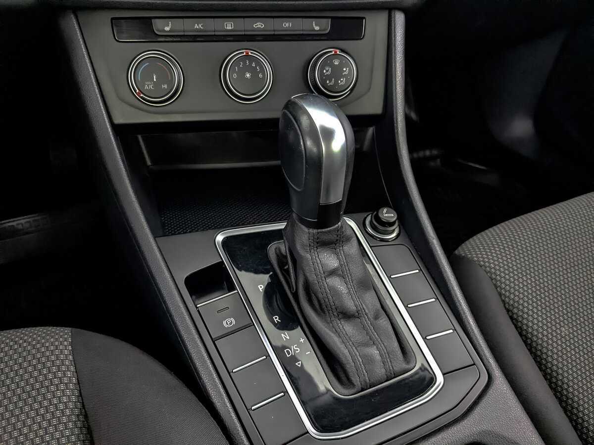 Volkswagen Jetta с пробегом — 2020 год. Фото: #21