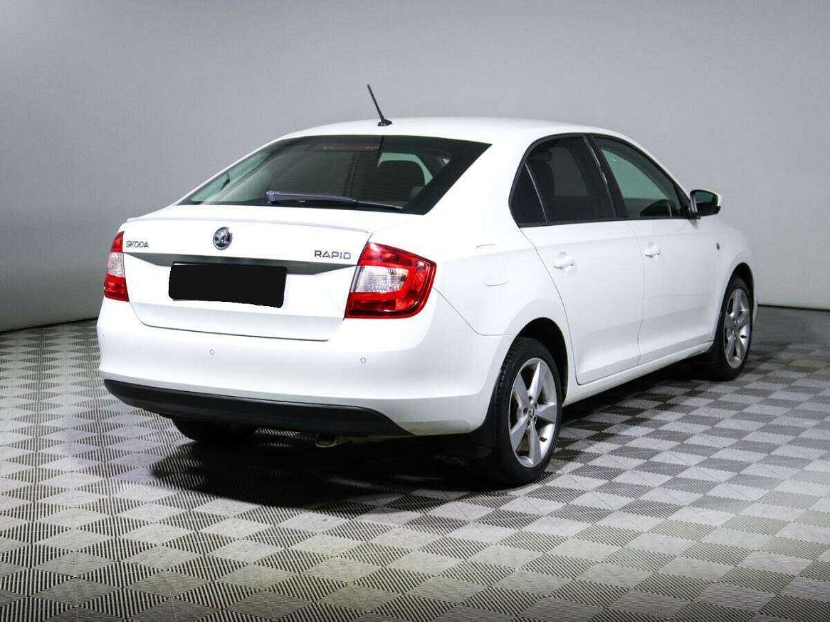 Skoda Rapid с пробегом — 2016 год. Фото: #3