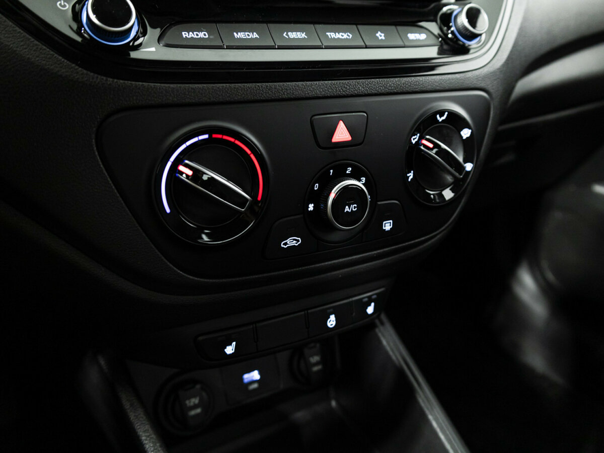 Hyundai Solaris с пробегом — 2022 год. Фото: #15