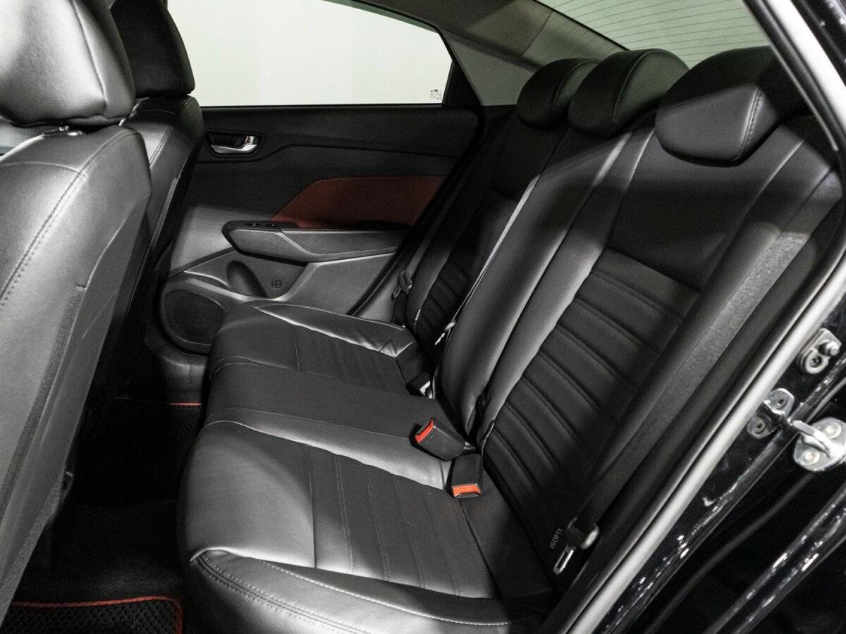 Hyundai Solaris с пробегом — 2020 год. Фото: #9