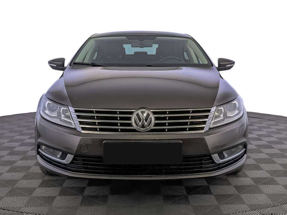 Volkswagen Passat CC с пробегом — 2012 год. Фото: #1
