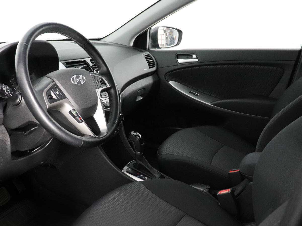 Hyundai Solaris с пробегом — 2015 год. Фото: #9