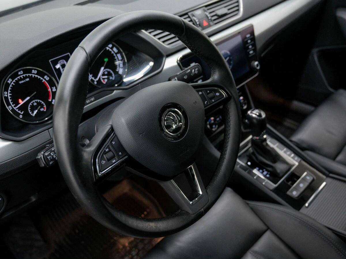 Skoda Superb с пробегом — 2017 год. Фото: #18