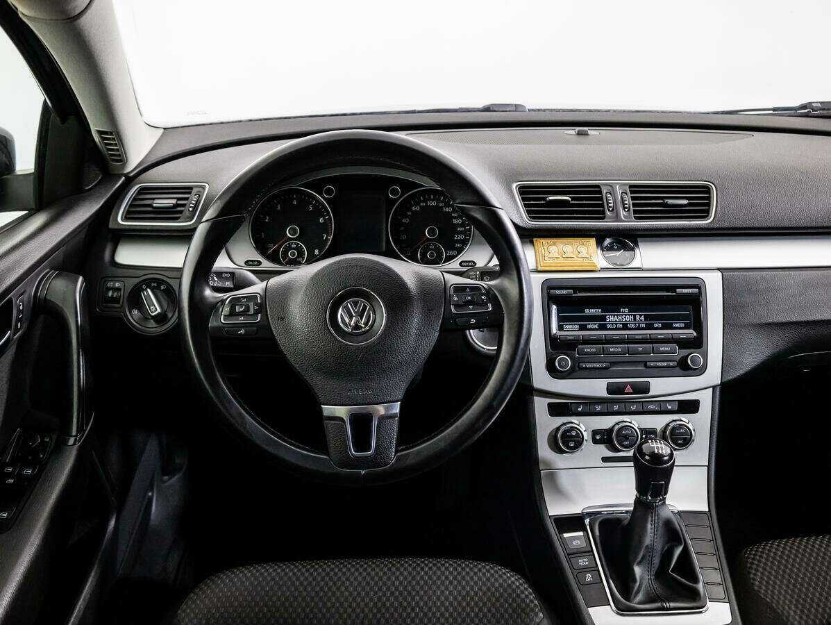 Volkswagen Passat с пробегом — 2013 год. Фото: #11