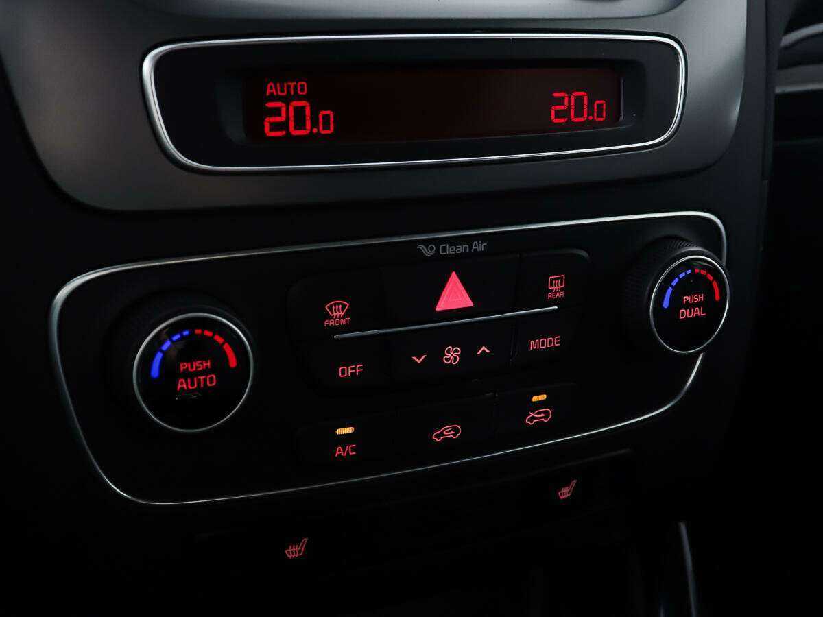 Kia Sorento с пробегом — 2016 год. Фото: #17