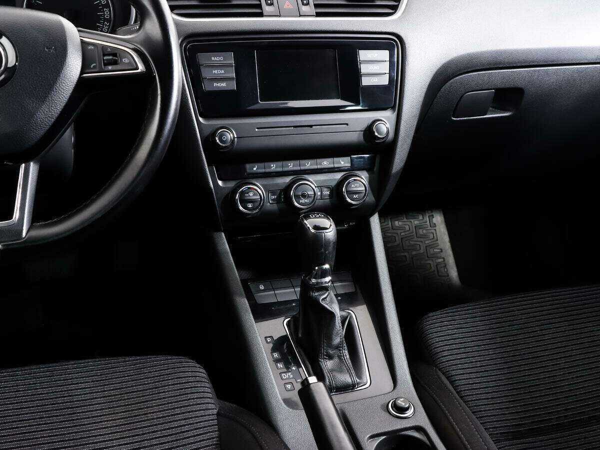 Skoda Octavia с пробегом — 2015 год. Фото: #8