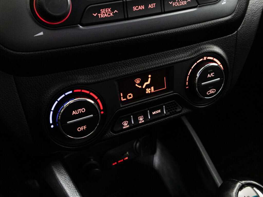 Kia Rio с пробегом — 2015 год. Фото: #14