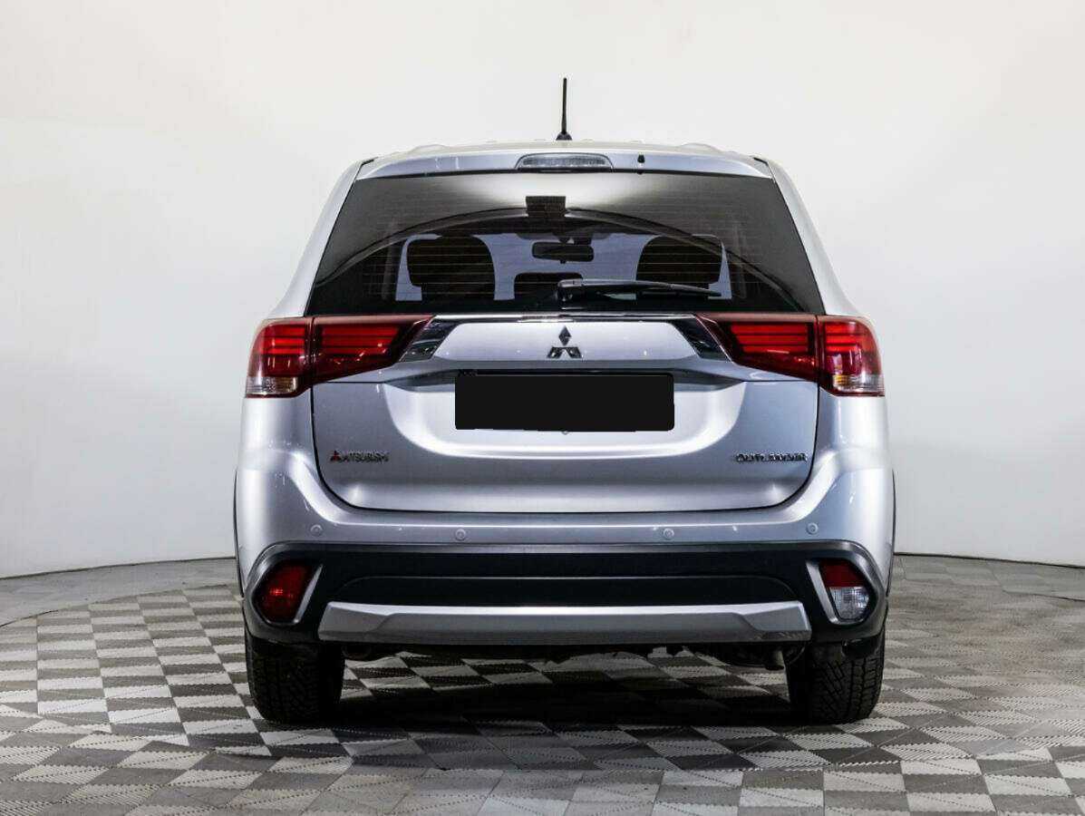 Mitsubishi Outlander с пробегом — 2015 год. Фото: #5