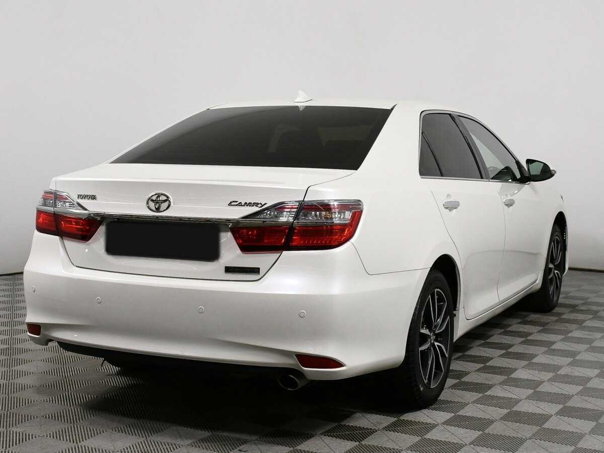 Toyota Camry с пробегом — 2017 год. Фото: #3