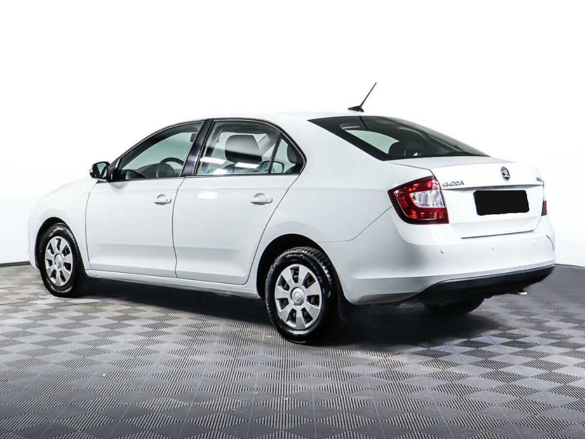 Skoda Rapid с пробегом — 2017 год. Фото: #6