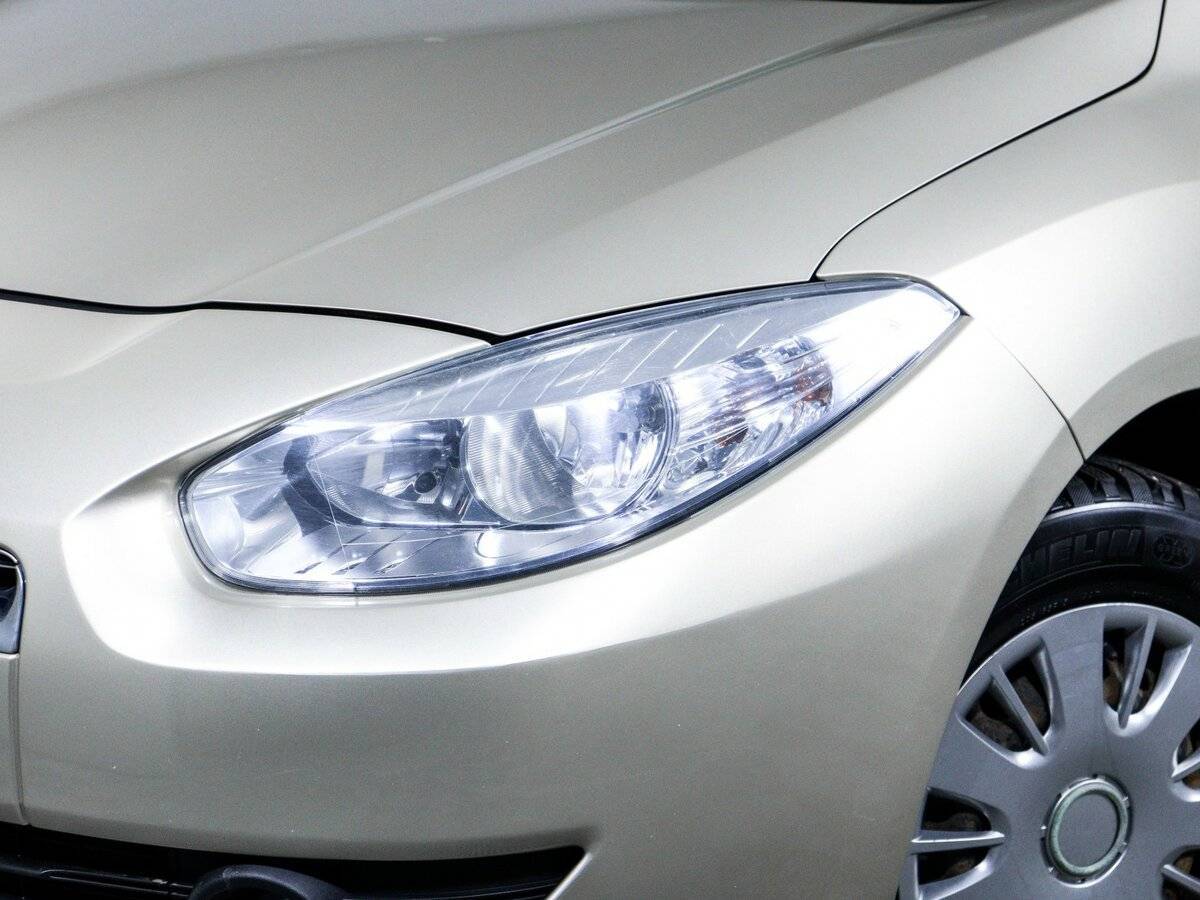 Renault Fluence с пробегом — 2012 год. Фото: #13