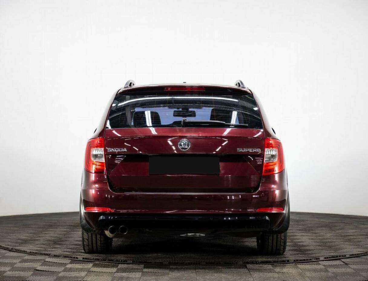 Skoda Superb с пробегом — 2014 год. Фото: #4