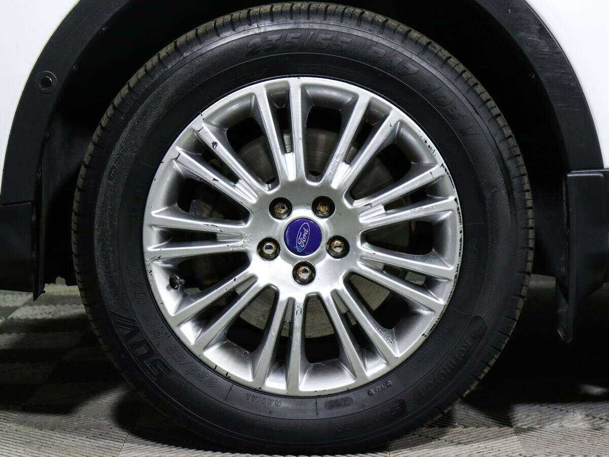 Ford Kuga с пробегом — 2015 год. Фото: #19