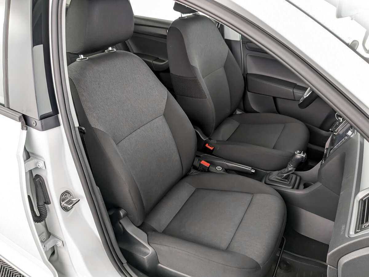 Skoda Rapid с пробегом — 2018 год. Фото: #18