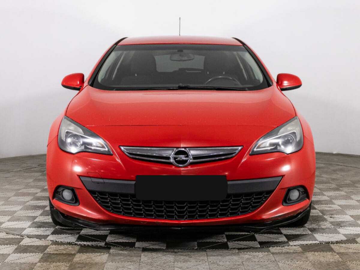 Opel Astra с пробегом — 2013 год. Фото: #1